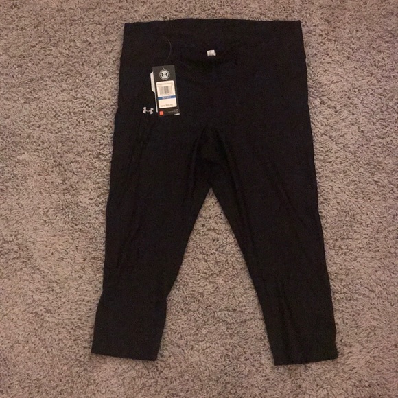 Under Armour Fly-By Capri. Black. - Picture 4 of 7